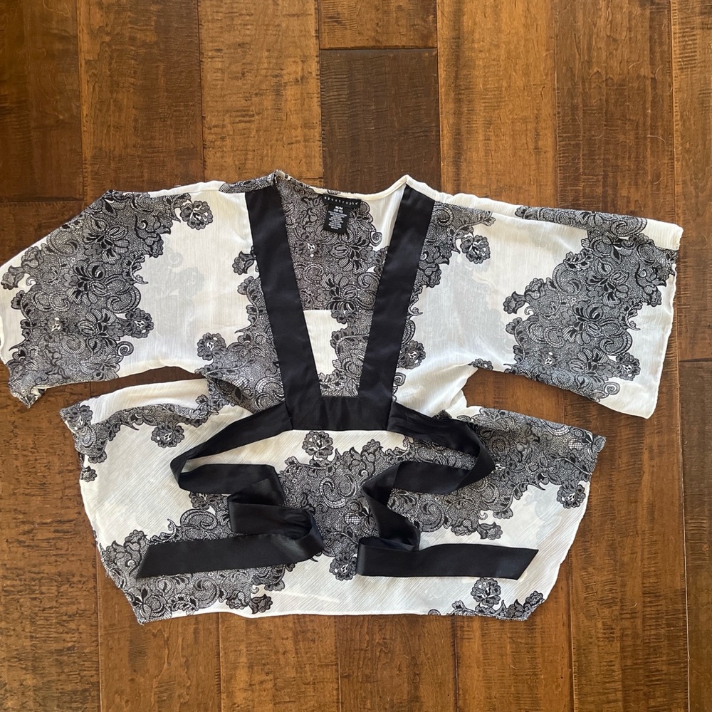 Apostrophe semi-sheer white with black lace print kimono style top
